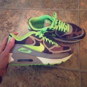 Women's Nike Air Max 90
