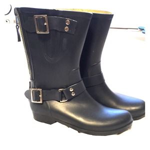 Steve Madden
Blue Tsunamii Contrast Zip Rain Boot
