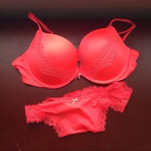 Victoria's Secret Very Sexy Push Up Bra