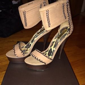 Bebe 6inch beige and brown leather trim heels