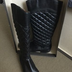 San Angelo by Corso Como Black.