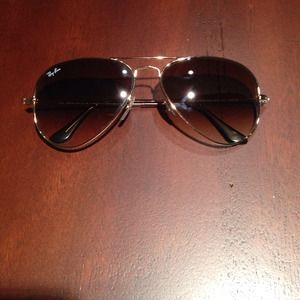 RB3025 Gold Large Metal Aviator sunglasses!