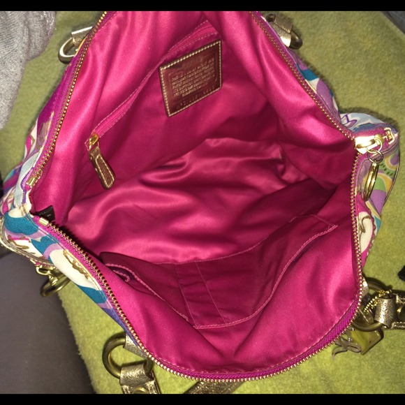 Coach - Picture 3 of 4