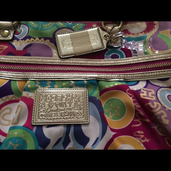 Coach - Picture 4 of 4