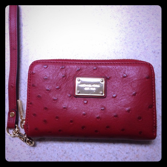 Michael Kors Smartphone Wallet in Red