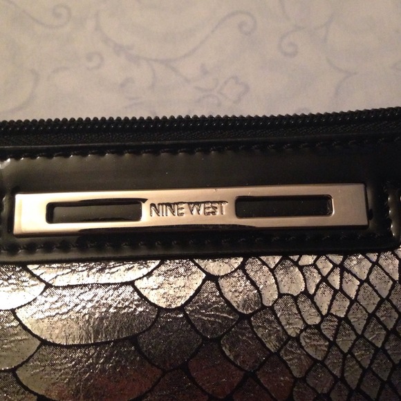 Wristlet - Picture 2 of 3