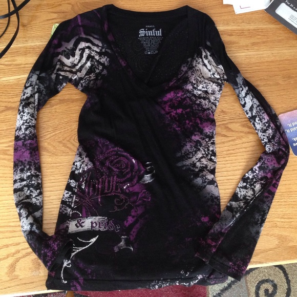 Long sleeve Sinful print shirt