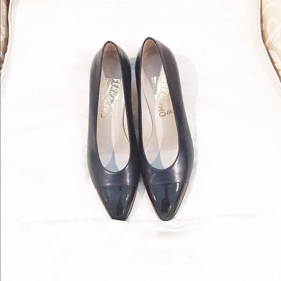NWOT Salvatore Ferragamo Pumps - 5.5