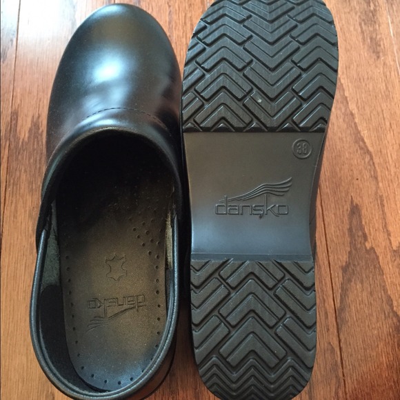 Dansko size 38