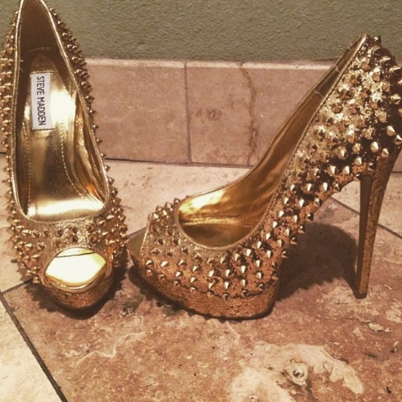 Steve Madden Gold Studded Heels sale!!👠