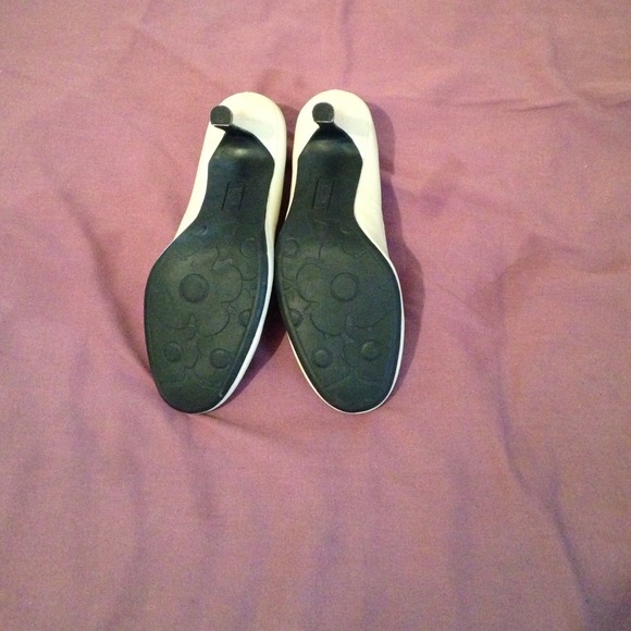 Nude heels - Picture 2 of 3