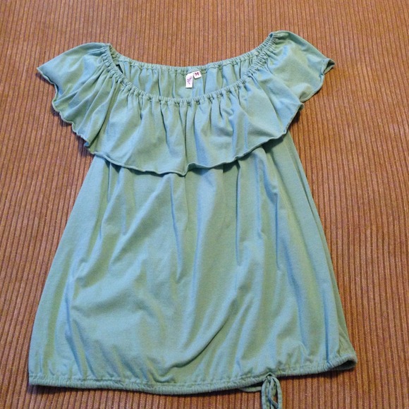 Joie off the shoulder top