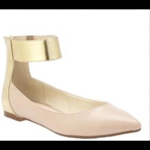 Kardashian nude flats💛