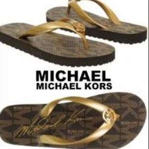 Michael kors signature flip flop