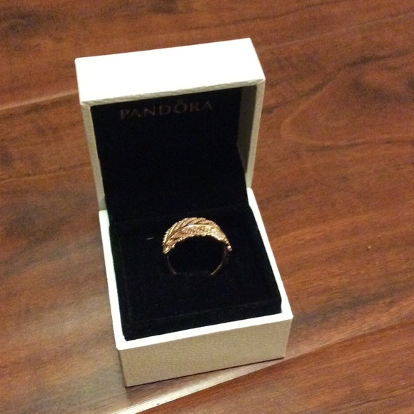 Pandora feather ring