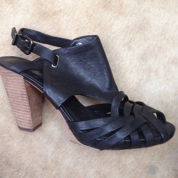 Shoes - Picture 2 of 3