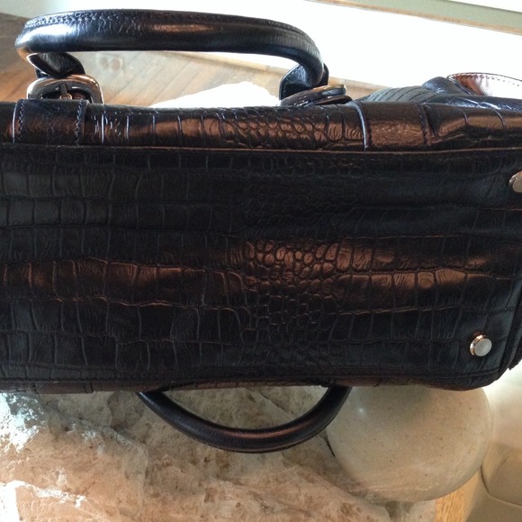 🚨SOLD🚨 in Bundle Leather Croc Embossed - Picture 2 of 4