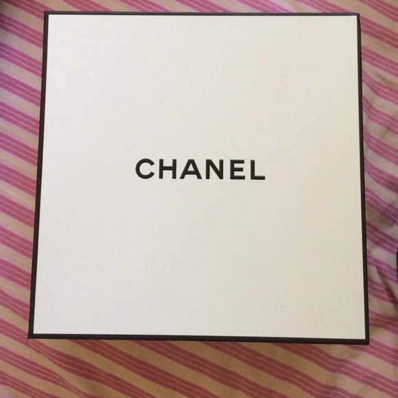 Chanel box