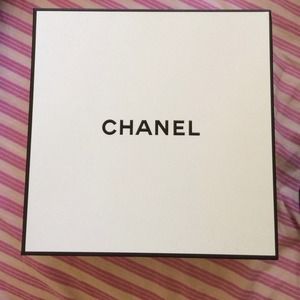 Chanel box