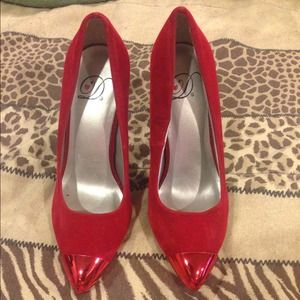 Red pumps