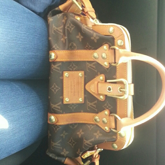 Louis Vuitton in venteur bag