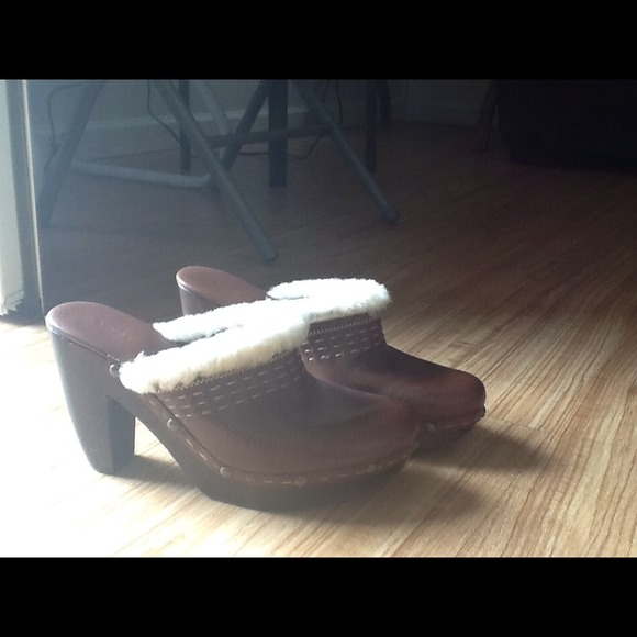 Ladies clogs