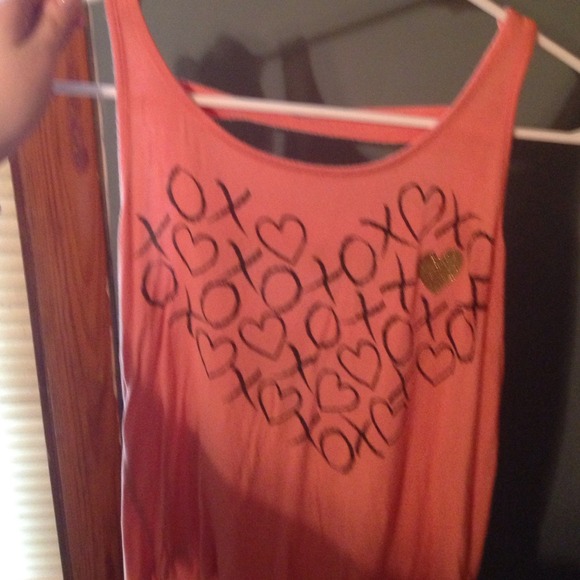 😍😍A very adorable tank top!!