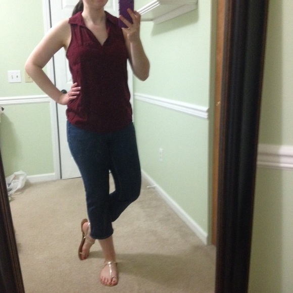 Old navy burgundy pocket tank top