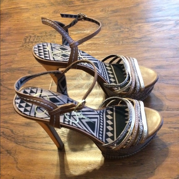 Jessica Simpson platform heels!!