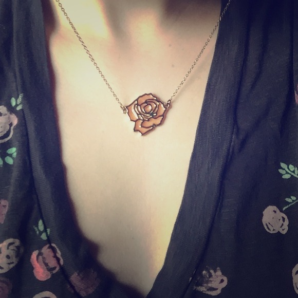 Rose necklace