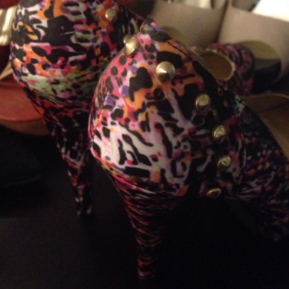 🎉Gorgeous Heels🎉 - Picture 2 of 3