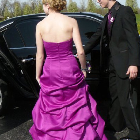 Purple ruffled Prom dress - Picture 3 of 4