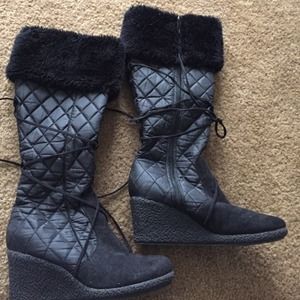 Boots with faux fur at the top