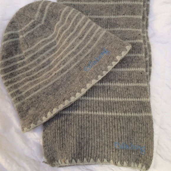 Billabong Accessories - Billabong Hat and Scarf set
