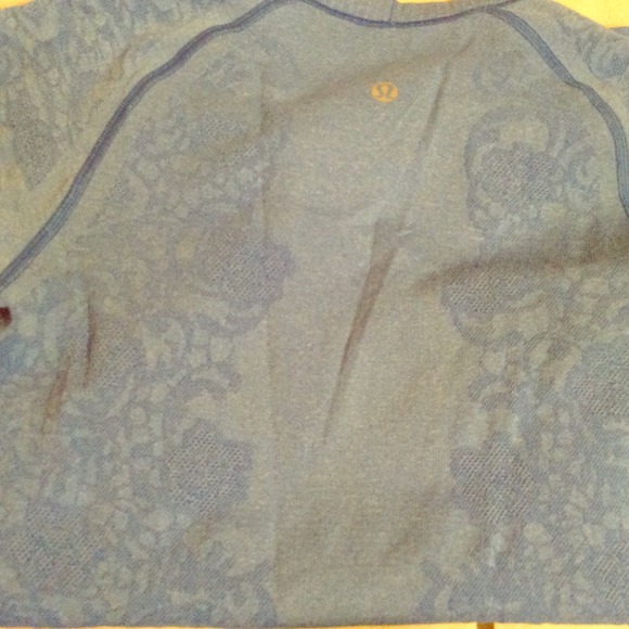 Lululemon short sleeve baby blue top