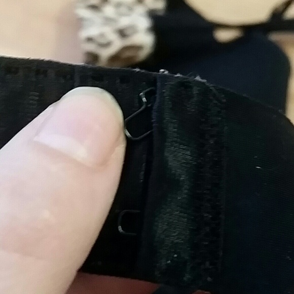 Victoria's secret convertable bra 34D - Picture 2 of 2