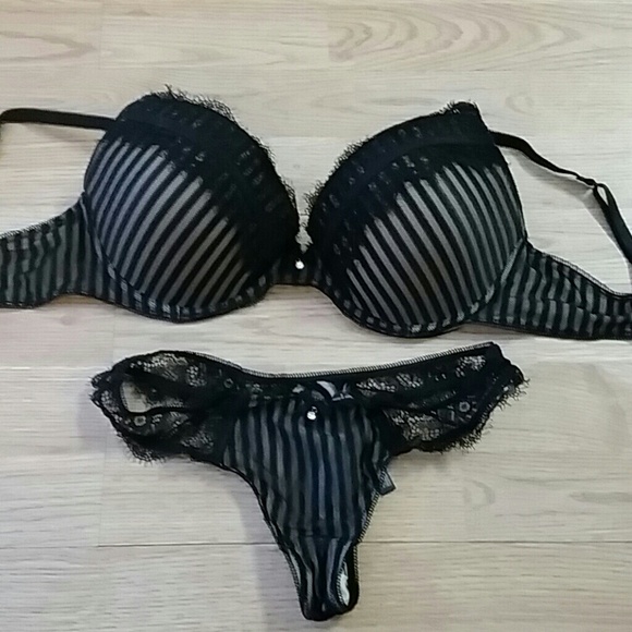 NWOT! BEBE bra and panty set 34D