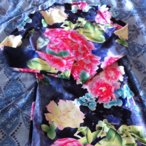 Dress - Picture 1 of 2