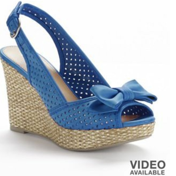 Apt. 9 Shoes - NIB Blue eyelet peep toe sling back wedges