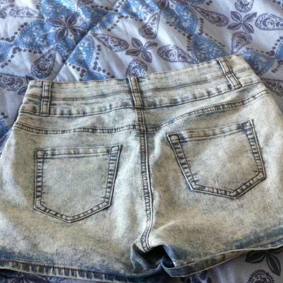 Shorts - Picture 2 of 2