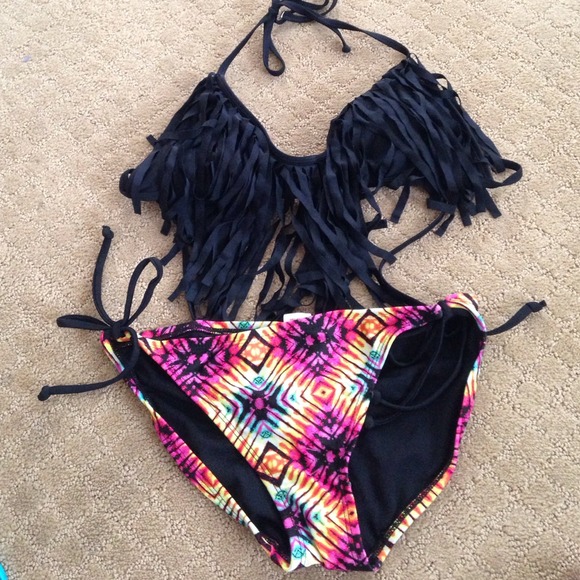 Bathing suit - Picture 1 of 1
