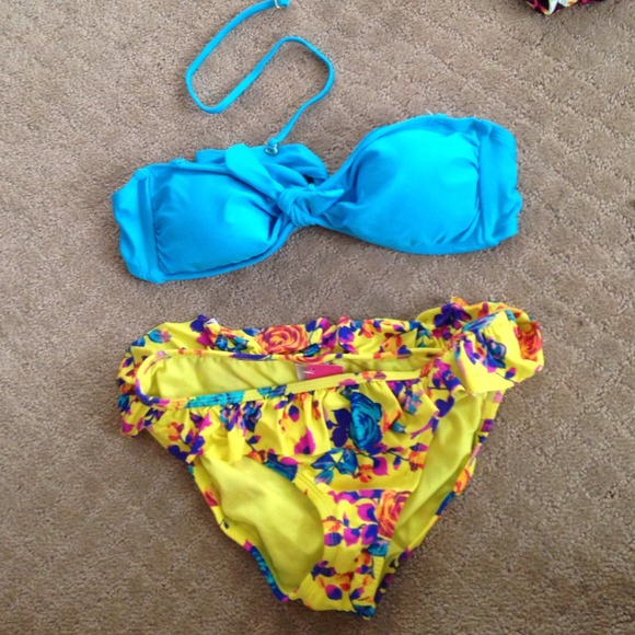 Bathing suit - Picture 1 of 1
