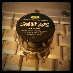 Lush sweet lips and bath bomb bundle