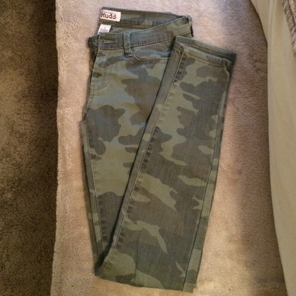 Camo skinny jeans