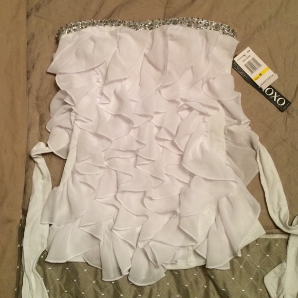 Strapless top
