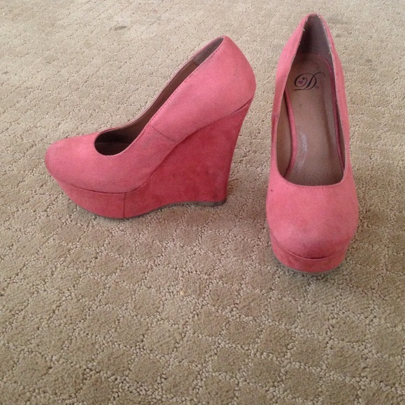 Heels - Picture 1 of 3