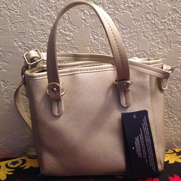 Cross body - Picture 3 of 3