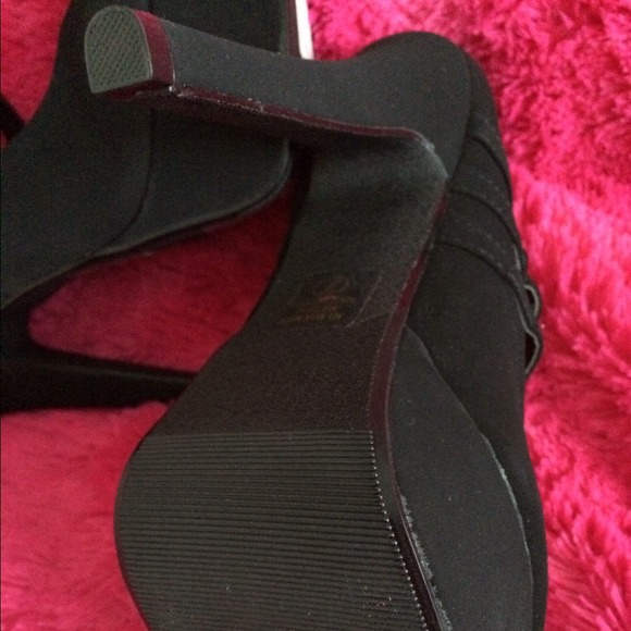 Platform Heels - Picture 3 of 3