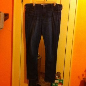 Hollister high waisted super skinny jeans!