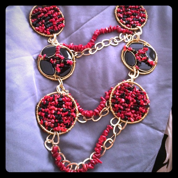 Statement piece necklace